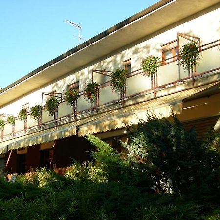Albergo La Genzianella Miasino Luaran gambar