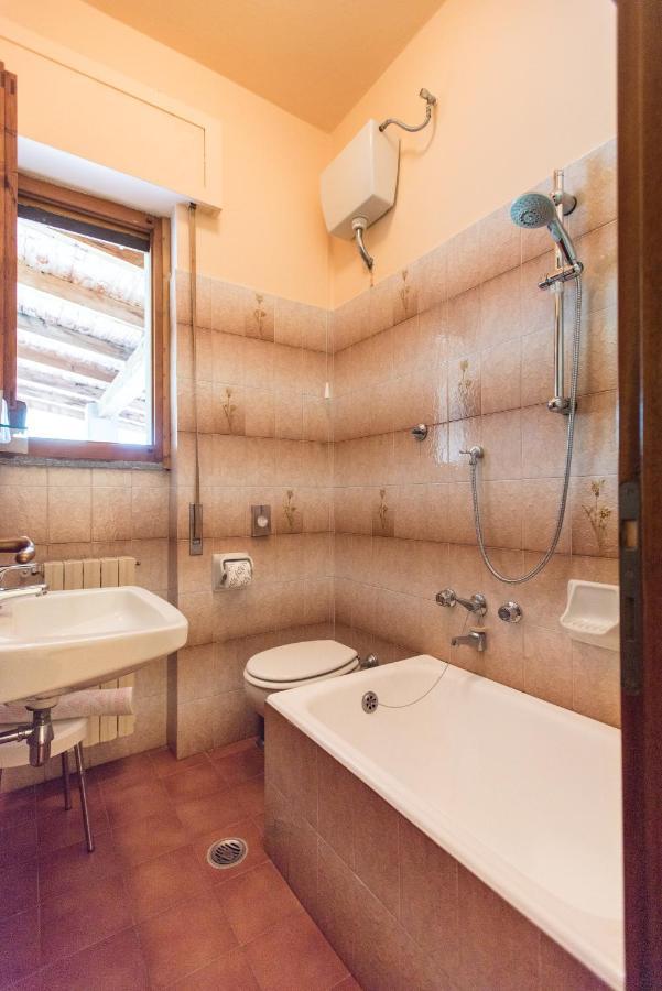 Albergo La Genzianella Miasino Luaran gambar