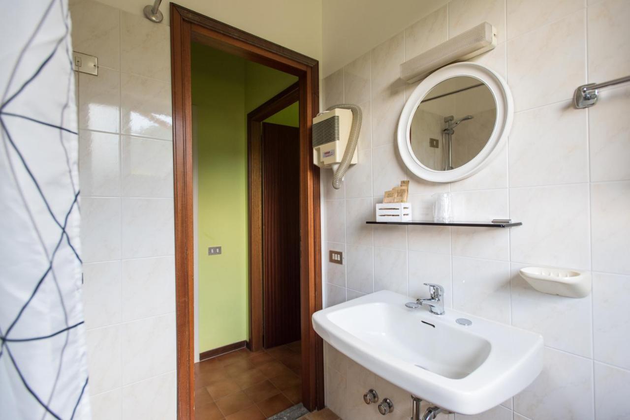 Albergo La Genzianella Miasino Luaran gambar