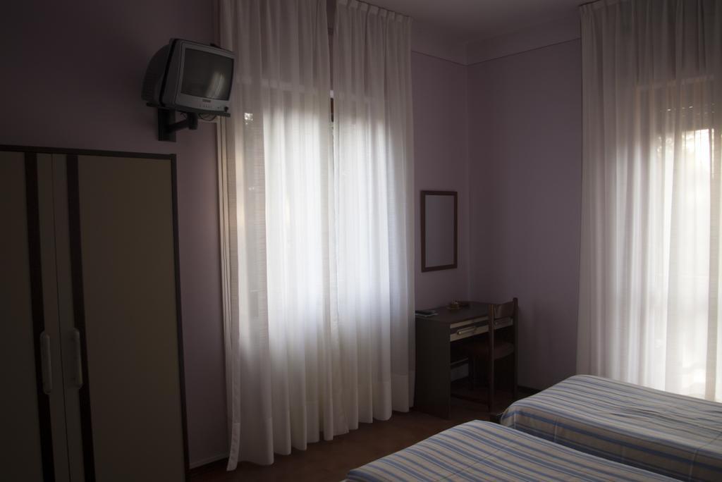 Albergo La Genzianella Miasino Bilik gambar