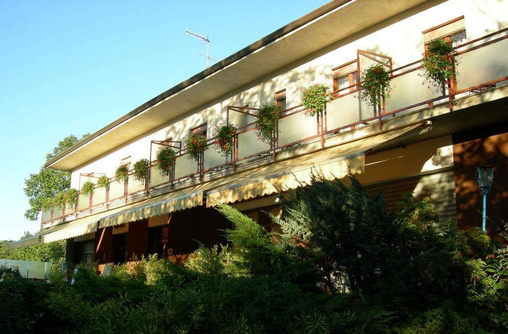 Albergo La Genzianella Miasino Luaran gambar